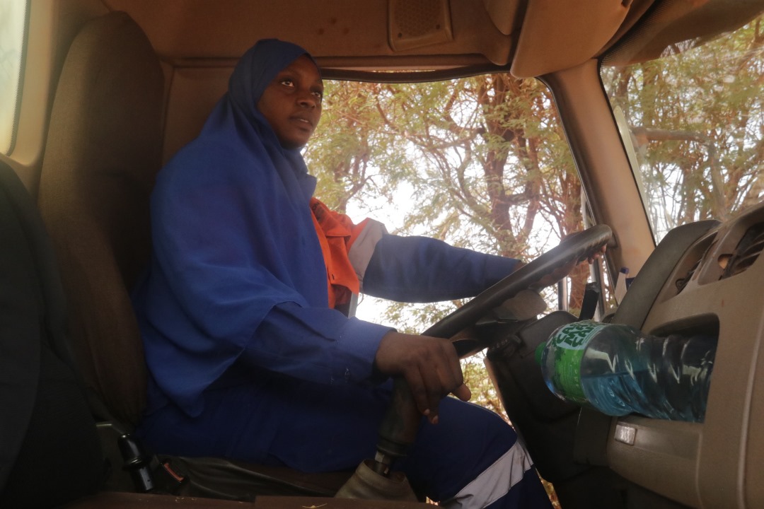 Awa Gackou, conductrice de camion : L'icône admirée de la Somiva