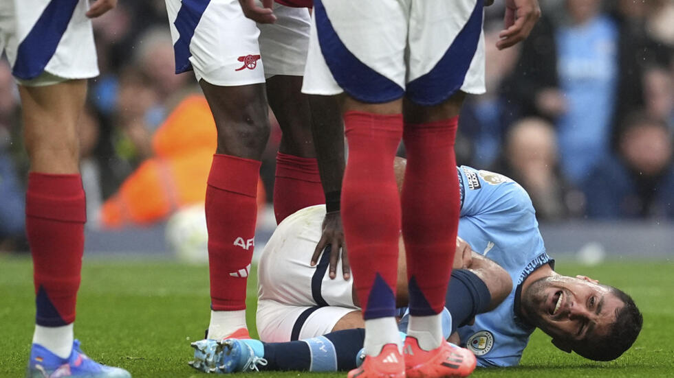 Protégeons les footballeurs des risques de surcompétition 