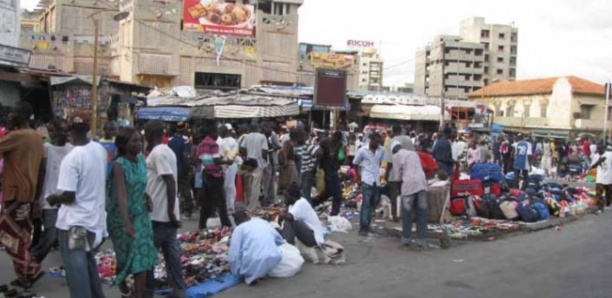 Au marché Sandaga, le désordre impose sa loi 