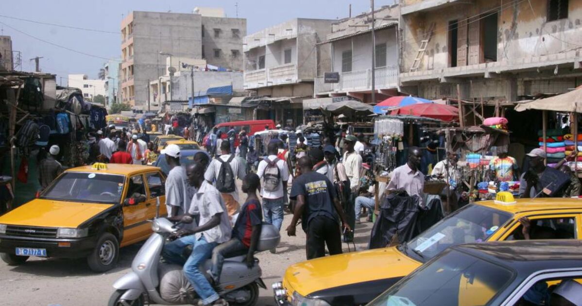 A Colobane, les avis divergent sur le départ de Macky Sall le 2 avril