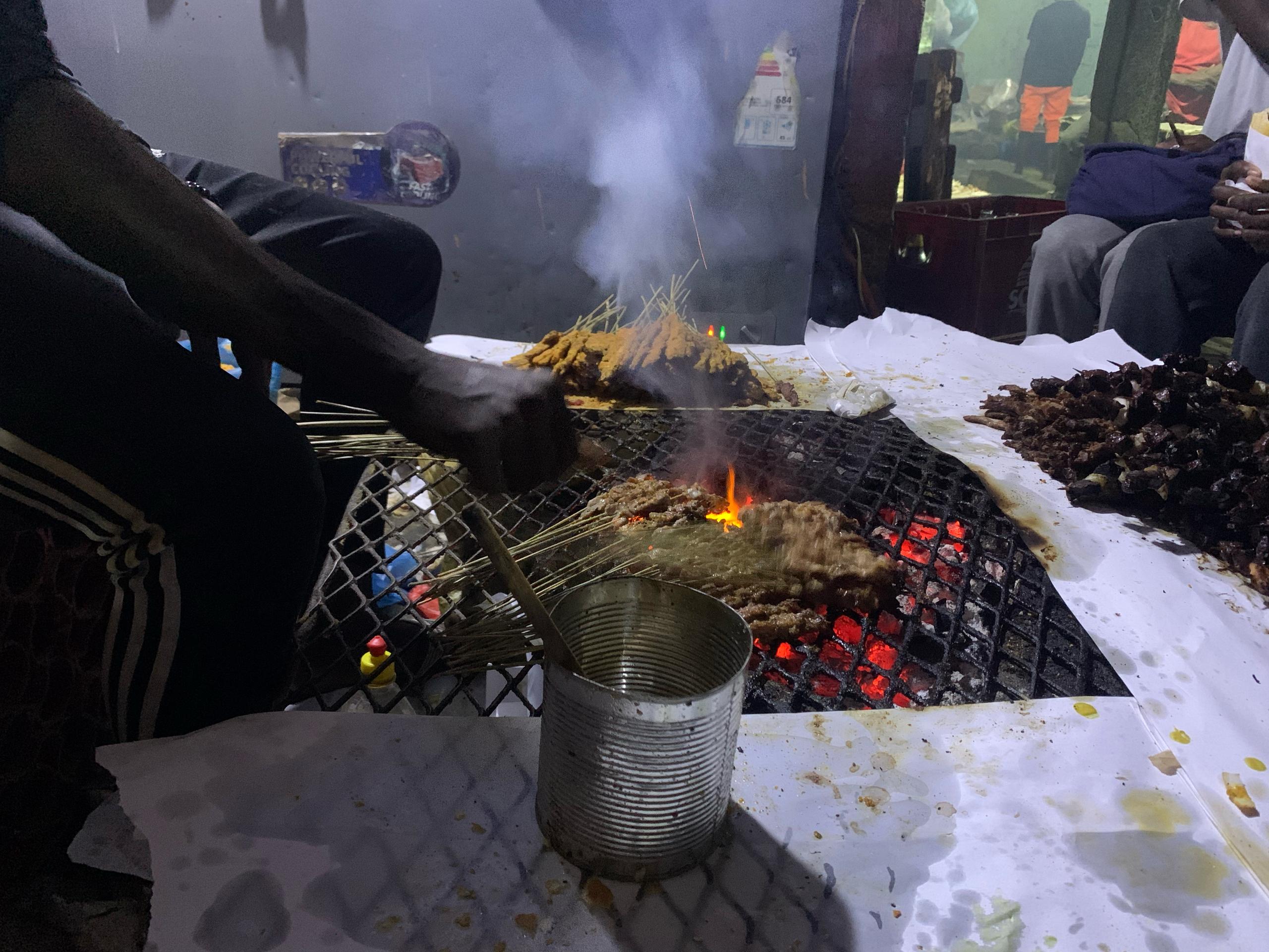 Bant Ya : Un temple de la grillade à l'hygiène douteuse       